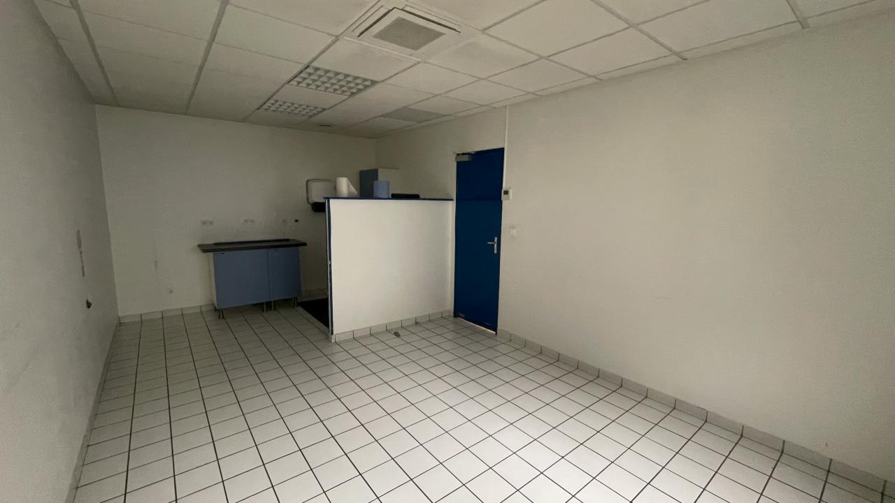 Local d'activité Saint-Germain-de-la-Grange 1950m² Vente local d'activité Saint-Germain-de-la-Grange Yvelines OVACT2533045 14
